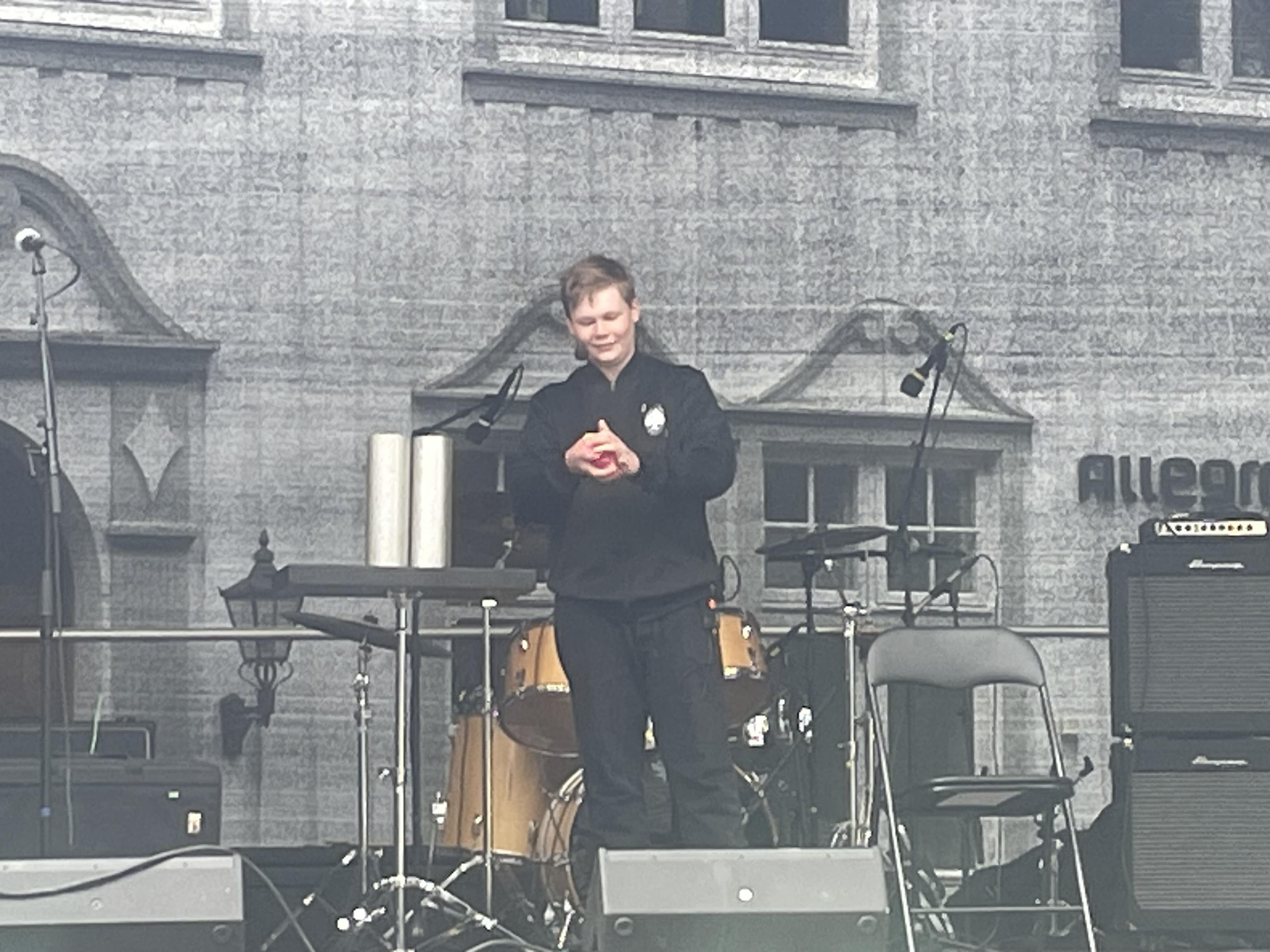 Spar S tryller på bakgårdsfestivalen 2025